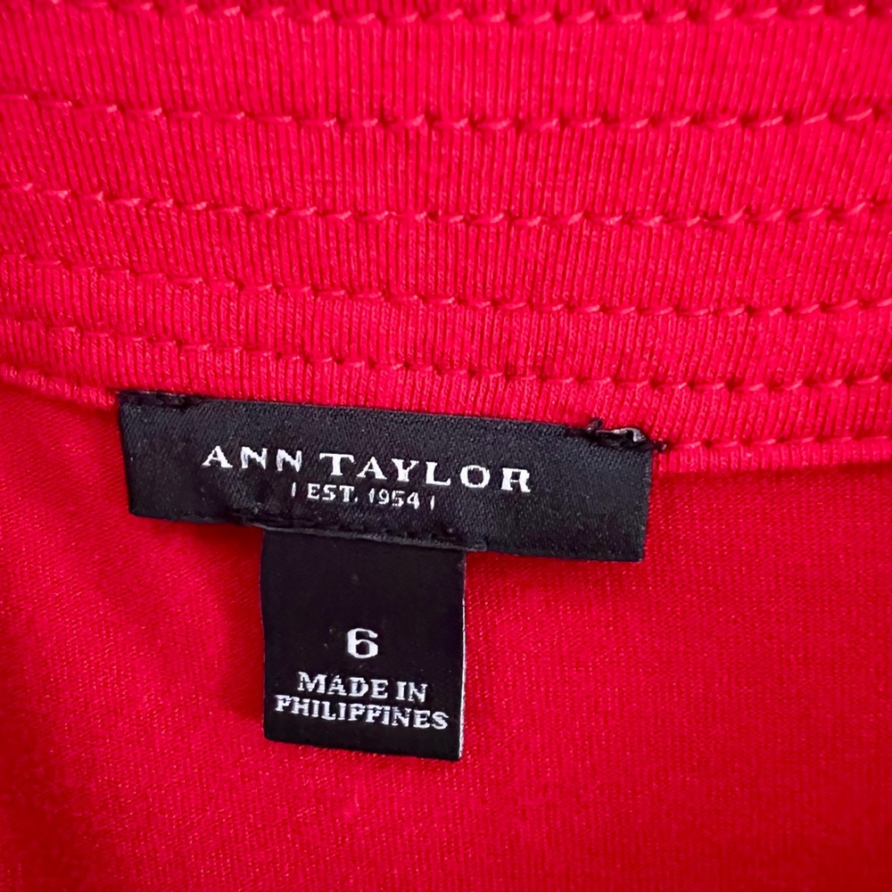 Ann Taylor, Timeless Red Wrap Dress, Size 6 - Picture 5 of 5